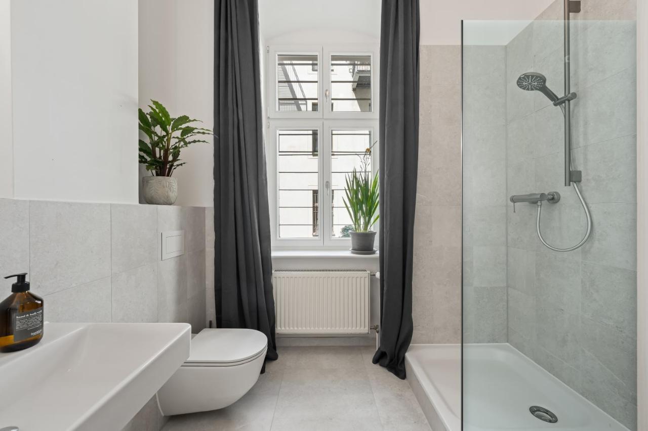 The Strassburger, Stylish 3 Bedroom Apartment In Downtown Berlin Eksteriør bilde